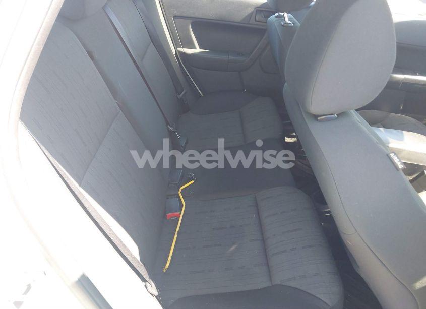 Photo 8 of 2010 Ford Focus SE (VIN 1FAHP3FN2AW236799)