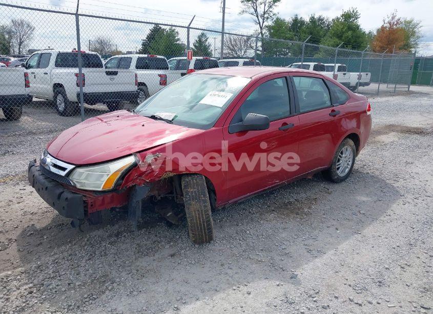 Photo 2 of 2010 Ford Focus SE (VIN 1FAHP3FN2AW239296)