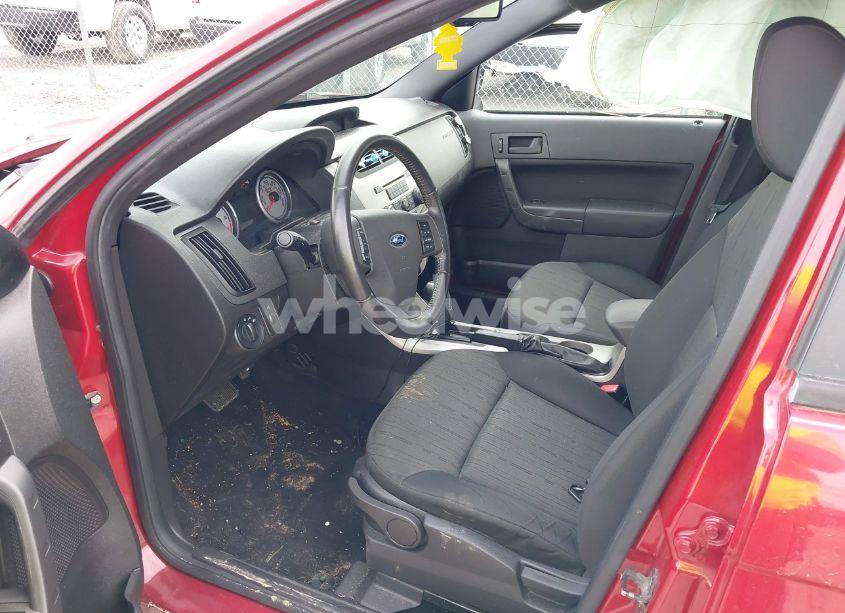 Photo 5 of 2010 Ford Focus SE (VIN 1FAHP3FN2AW239296)
