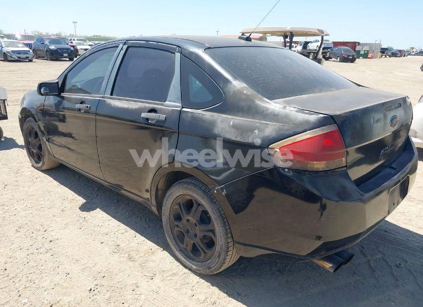 Photo 3 of 2010 Ford Focus SE (VIN 1FAHP3FN2AW270841)