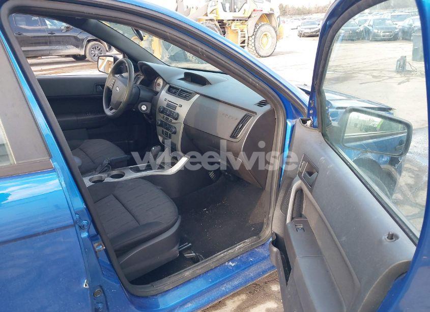 Photo 5 of 2010 Ford Focus SE (VIN 1FAHP3FN2AW277420)