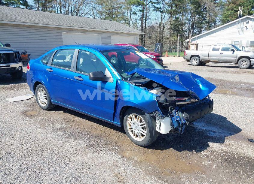 2010 Ford Focus SE (VIN 1FAHP3FN2AW278017) main photo