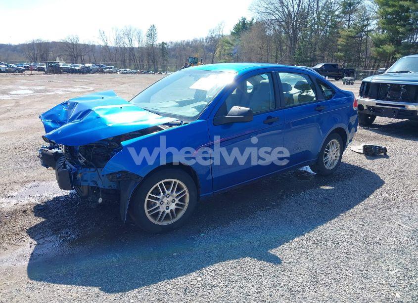 Photo 2 of 2010 Ford Focus SE (VIN 1FAHP3FN2AW278017)