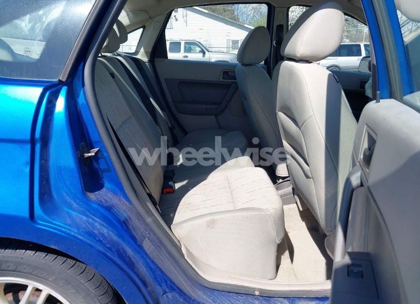 Photo 8 of 2010 Ford Focus SE (VIN 1FAHP3FN2AW278017)