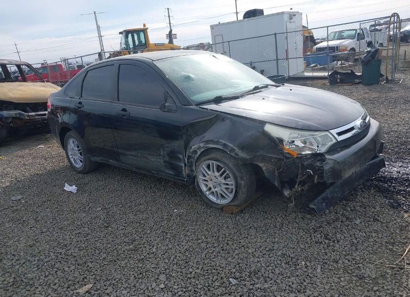 2010 Ford Focus SE (VIN 1FAHP3FN2AW282147) main photo