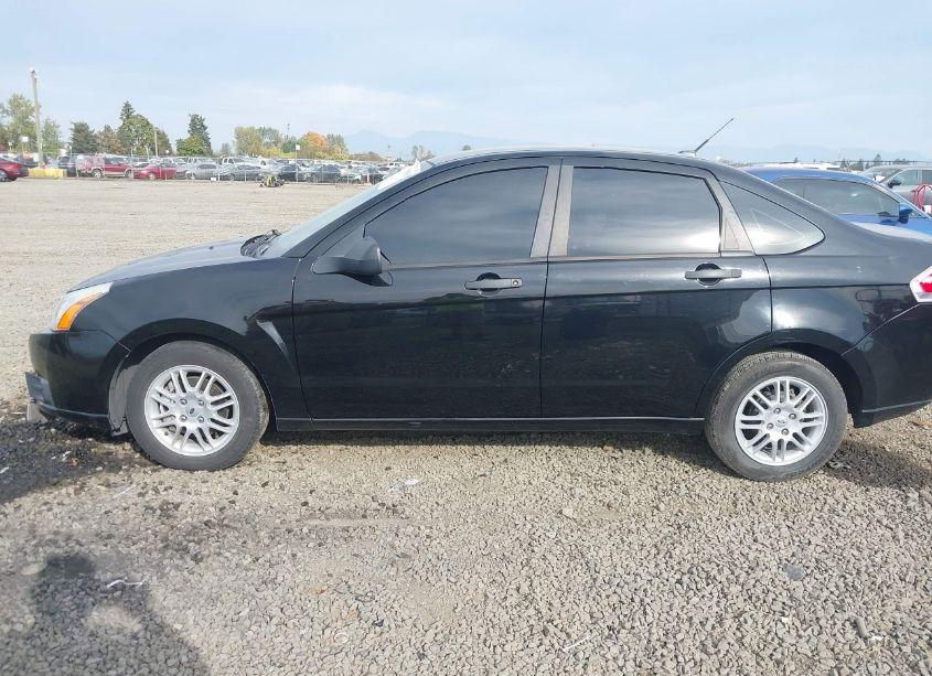 Photo 14 of 2010 Ford Focus SE (VIN 1FAHP3FN2AW282147)