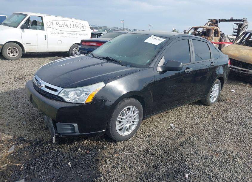 Photo 2 of 2010 Ford Focus SE (VIN 1FAHP3FN2AW282147)