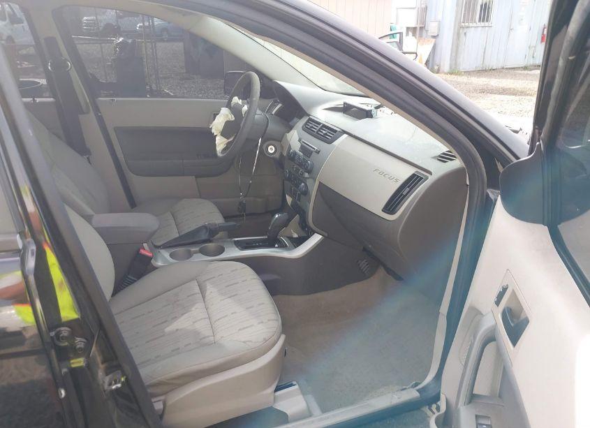 Photo 5 of 2010 Ford Focus SE (VIN 1FAHP3FN2AW282147)