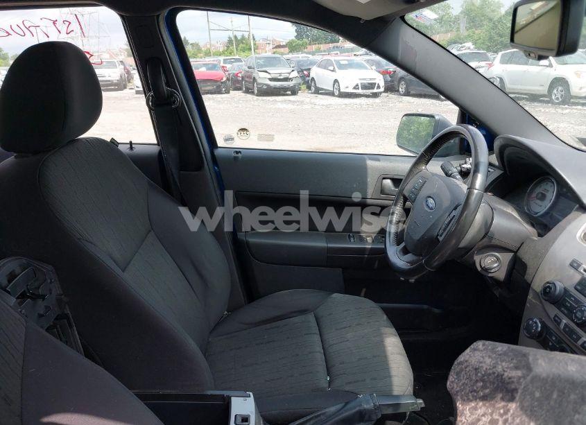 Photo 5 of 2010 Ford Focus SE (VIN 1FAHP3FN2AW285243)