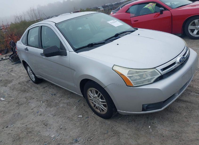 2010 Ford Focus SE (VIN 1FAHP3FN2AW294394) main photo