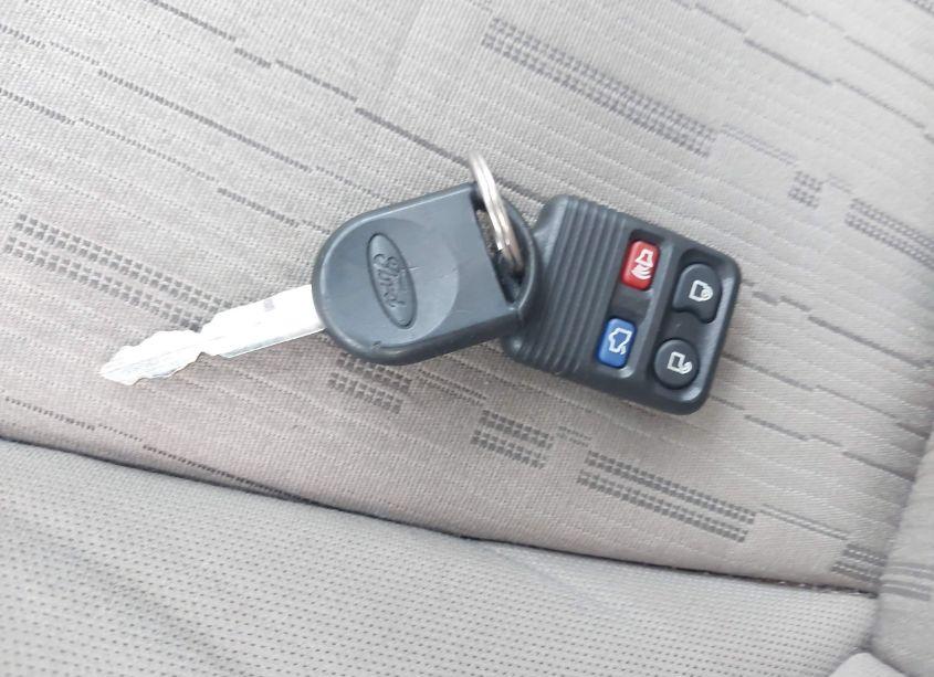 Photo 11 of 2010 Ford Focus SE (VIN 1FAHP3FN2AW294394)