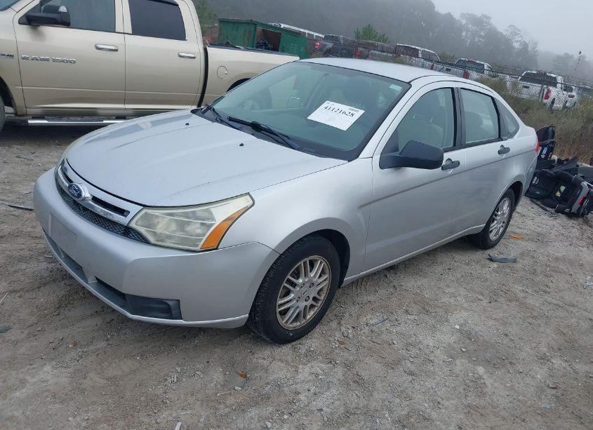 Photo 2 of 2010 Ford Focus SE (VIN 1FAHP3FN2AW294394)