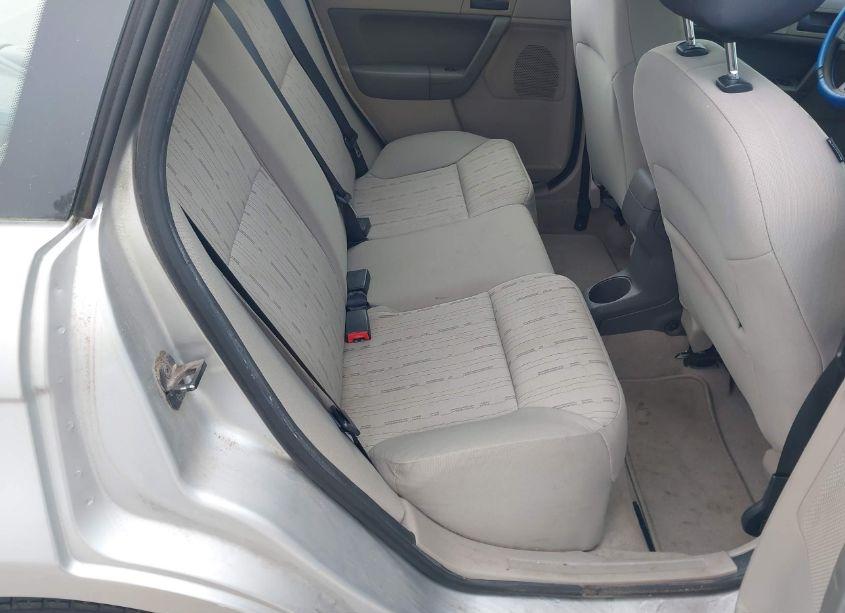 Photo 8 of 2010 Ford Focus SE (VIN 1FAHP3FN2AW294394)