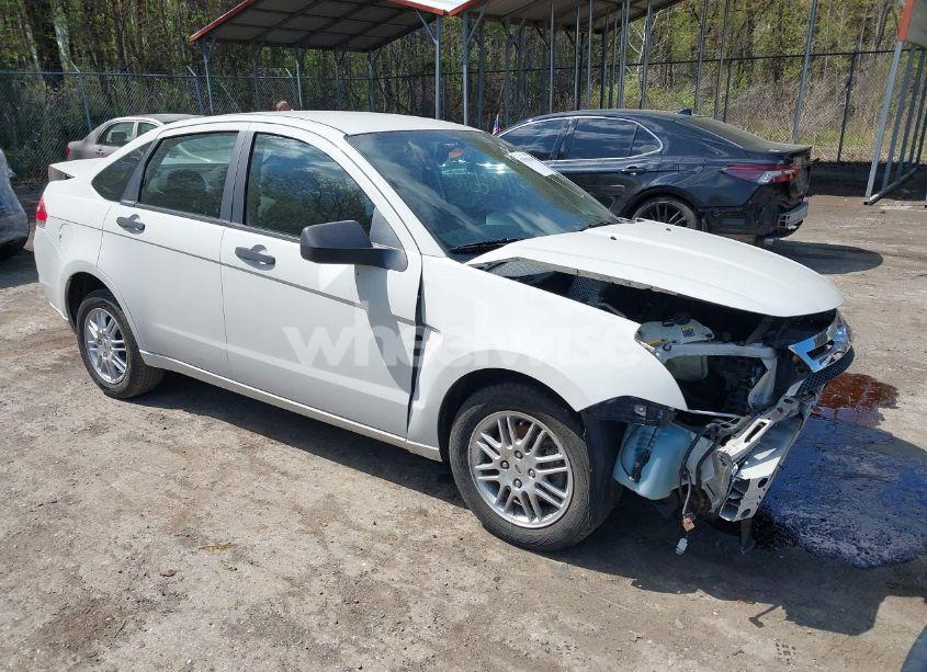 2011 Ford Focus SE (VIN 1FAHP3FN2BW100531) main photo