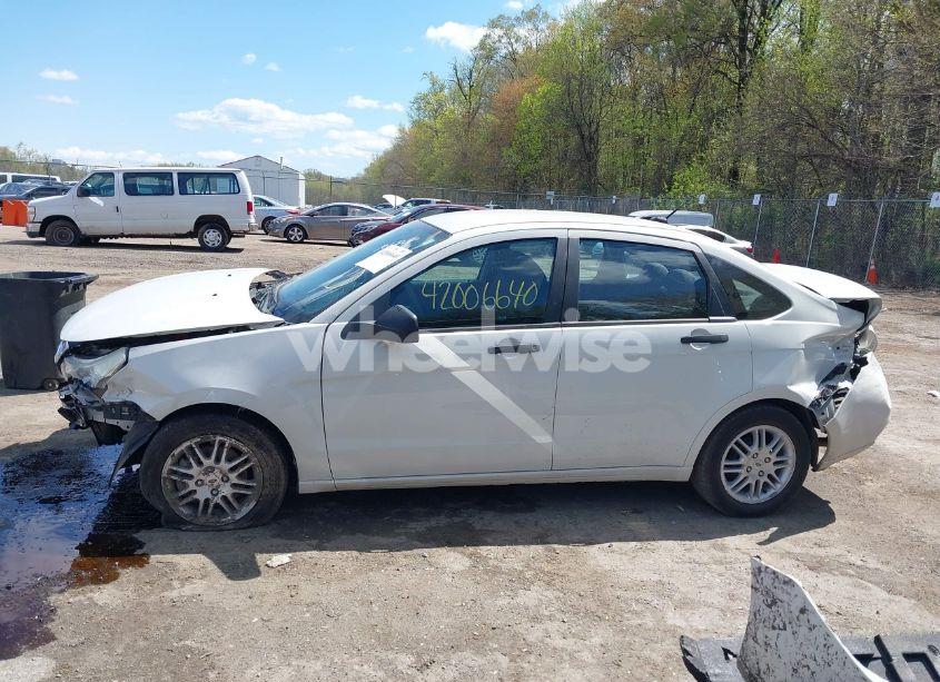 Photo 14 of 2011 Ford Focus SE (VIN 1FAHP3FN2BW100531)