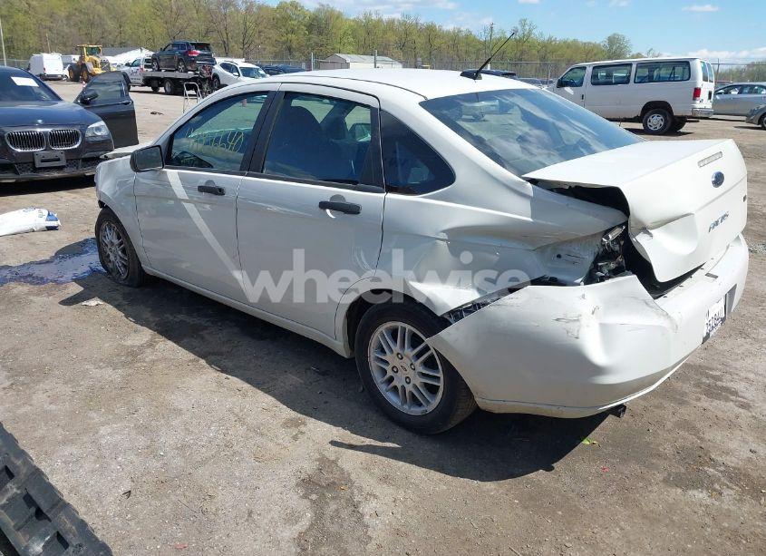 Photo 3 of 2011 Ford Focus SE (VIN 1FAHP3FN2BW100531)