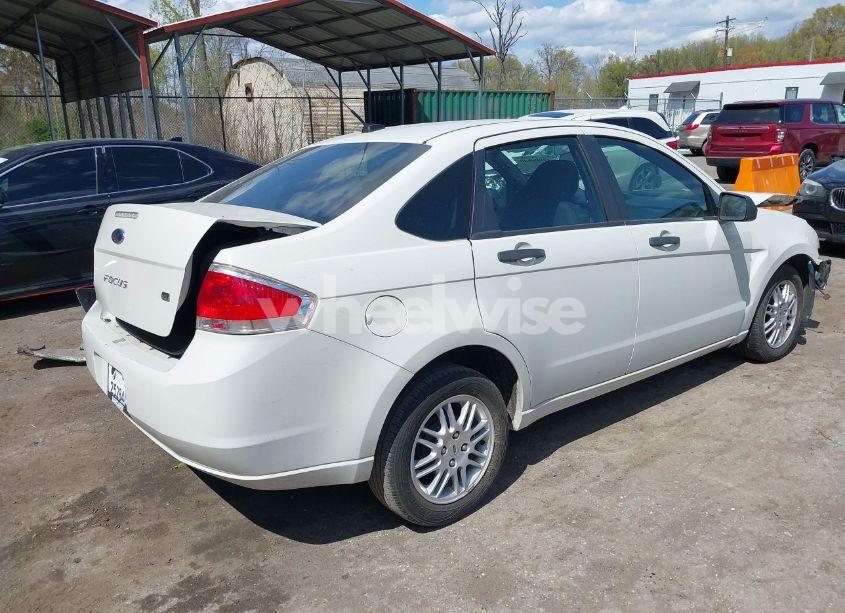 Photo 4 of 2011 Ford Focus SE (VIN 1FAHP3FN2BW100531)