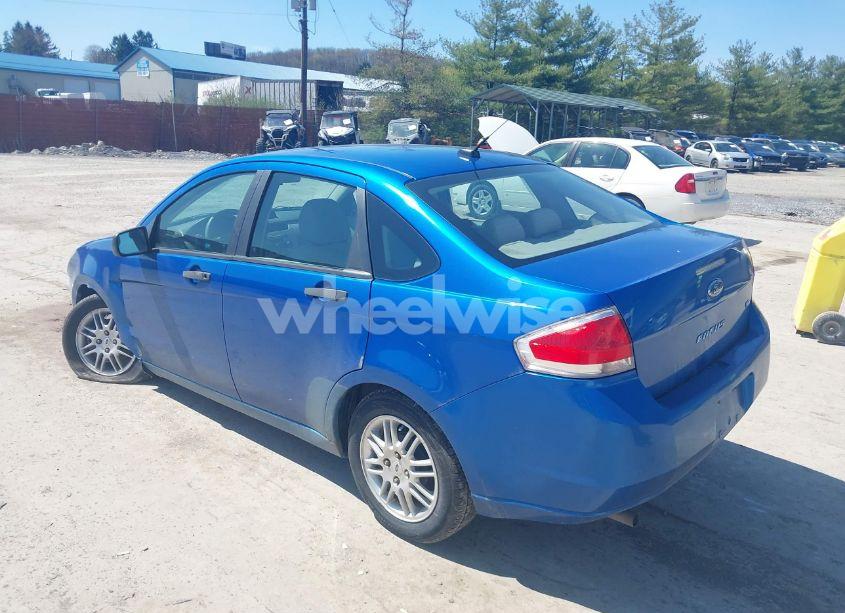 Photo 3 of 2011 Ford Focus SE (VIN 1FAHP3FN2BW111187)