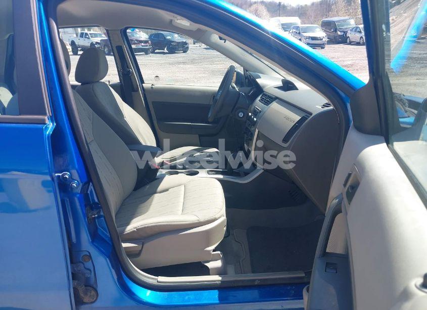 Photo 5 of 2011 Ford Focus SE (VIN 1FAHP3FN2BW111187)