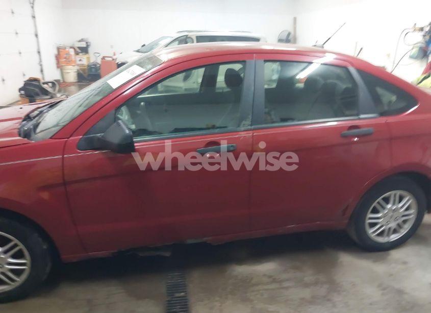 Photo 15 of 2011 Ford Focus SE (VIN 1FAHP3FN2BW116213)