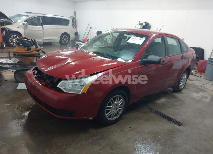 Photo 2 of 2011 Ford Focus SE (VIN 1FAHP3FN2BW116213)