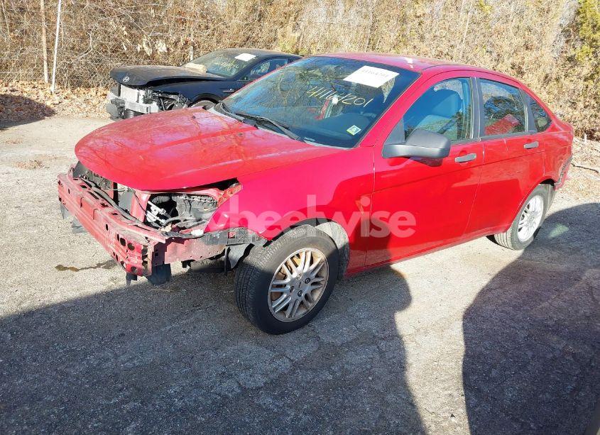 Photo 2 of 2011 Ford Focus SE (VIN 1FAHP3FN2BW118740)