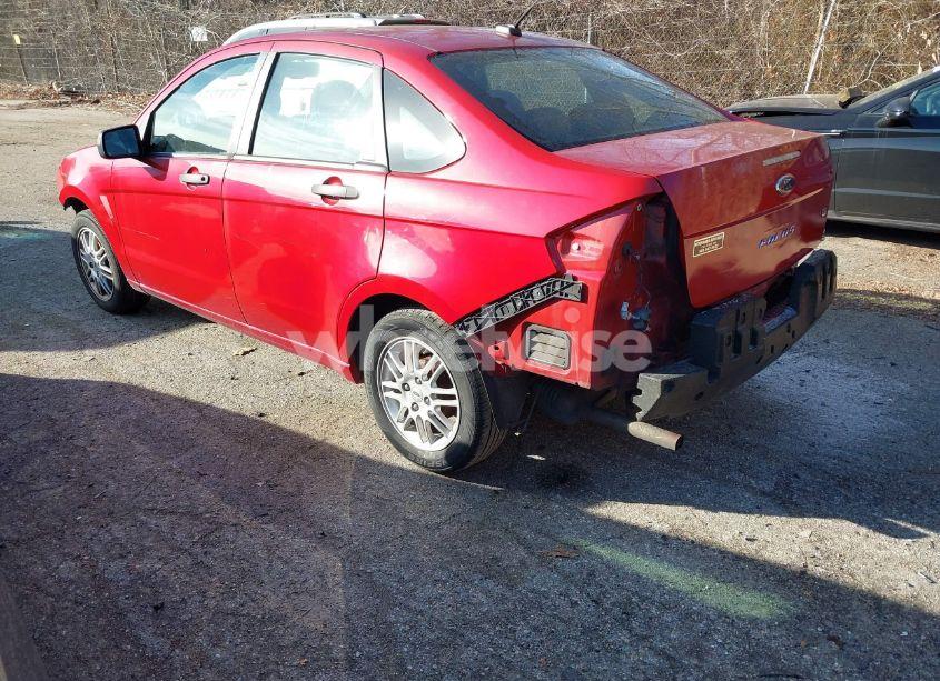 Photo 3 of 2011 Ford Focus SE (VIN 1FAHP3FN2BW118740)