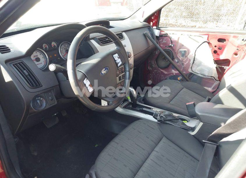 Photo 5 of 2011 Ford Focus SE (VIN 1FAHP3FN2BW118740)