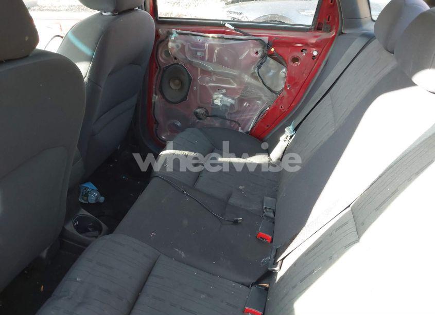 Photo 8 of 2011 Ford Focus SE (VIN 1FAHP3FN2BW118740)