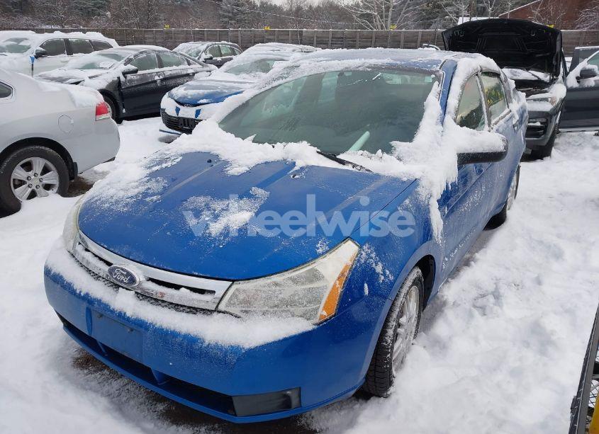 Photo 2 of 2011 Ford Focus SE (VIN 1FAHP3FN2BW126417)