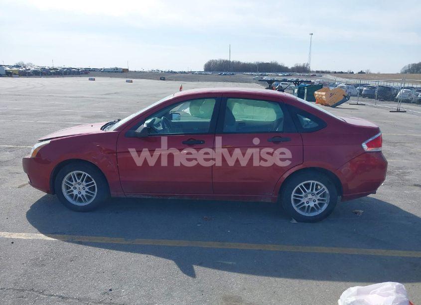 Photo 14 of 2011 Ford Focus SE (VIN 1FAHP3FN2BW135022)