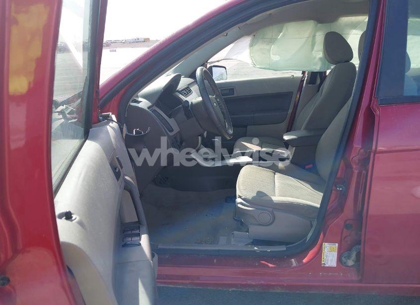 Photo 5 of 2011 Ford Focus SE (VIN 1FAHP3FN2BW135022)