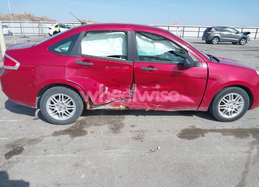 Photo 6 of 2011 Ford Focus SE (VIN 1FAHP3FN2BW135022)