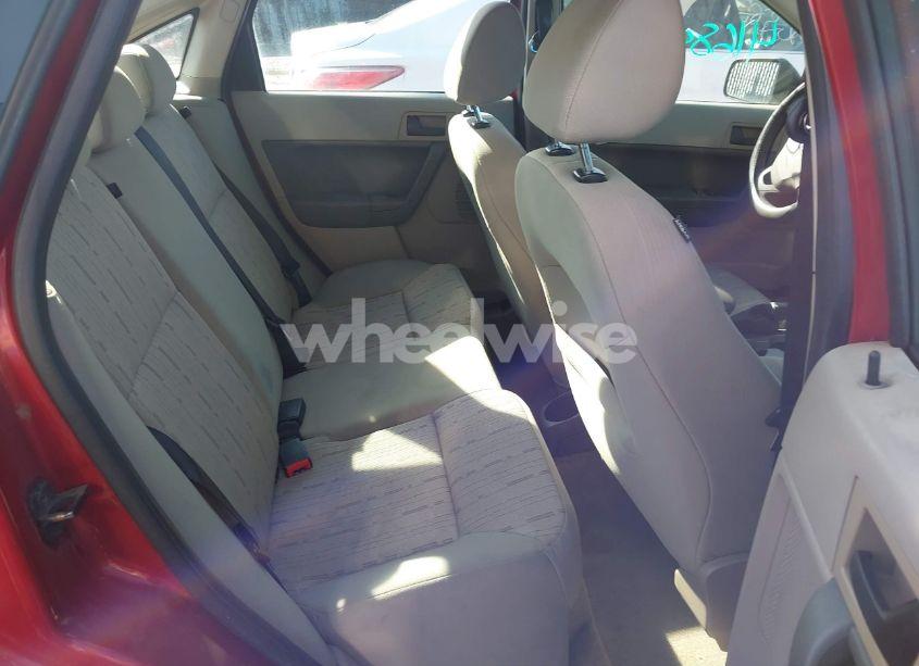 Photo 8 of 2011 Ford Focus SE (VIN 1FAHP3FN2BW162155)