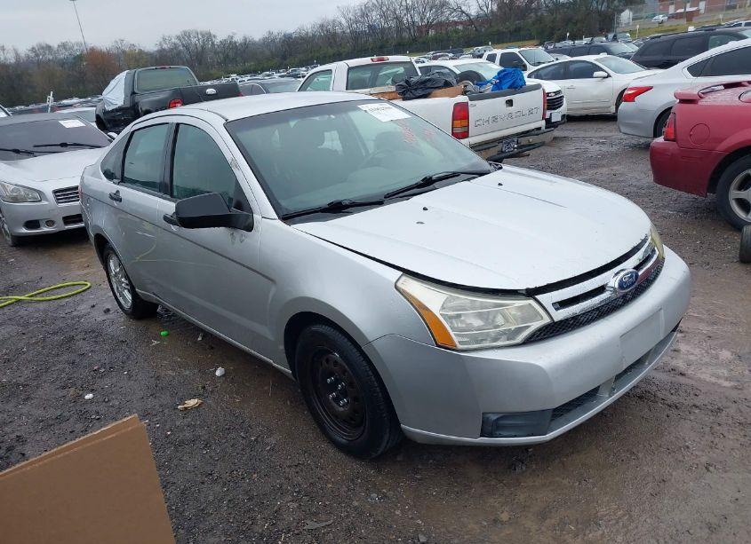 2011 Ford Focus SE (VIN 1FAHP3FN2BW168425) main photo