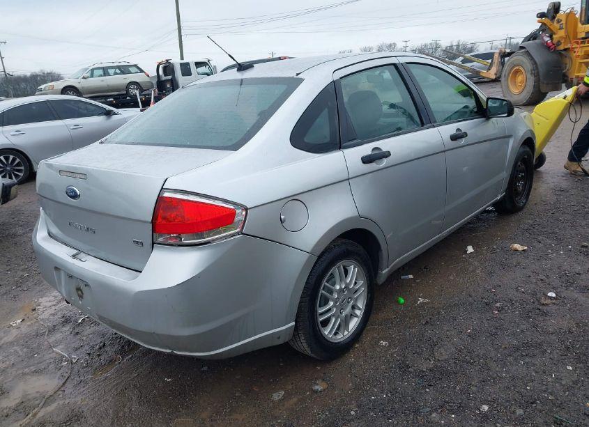 Photo 4 of 2011 Ford Focus SE (VIN 1FAHP3FN2BW168425)