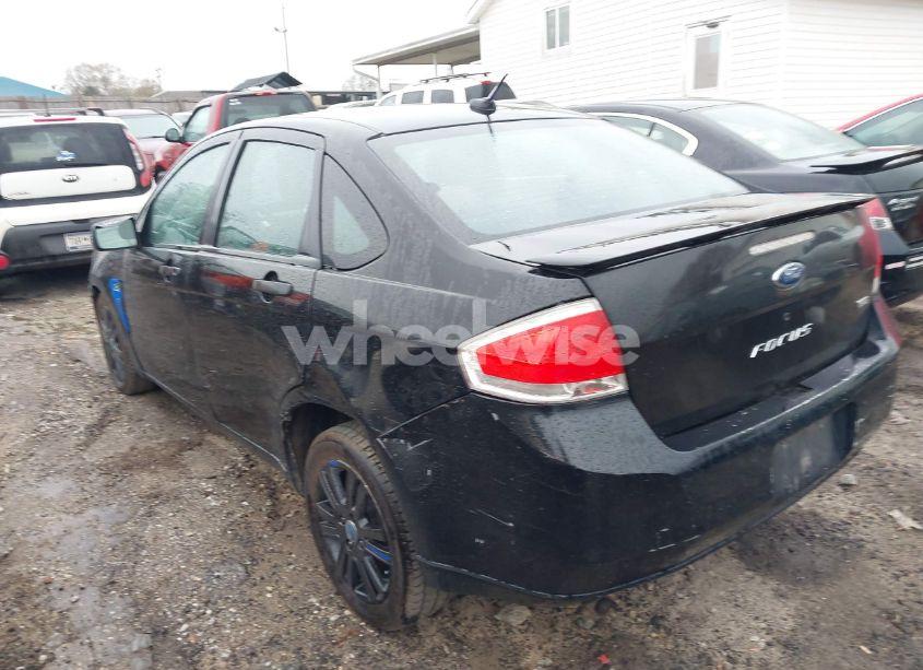 Photo 3 of 2011 Ford Focus SE (VIN 1FAHP3FN2BW186570)