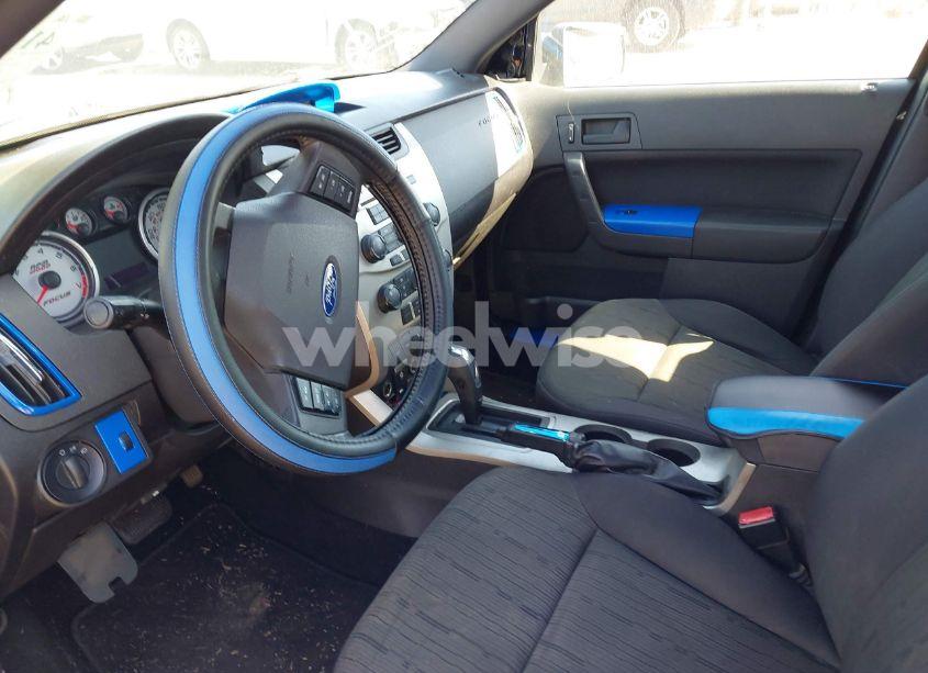 Photo 5 of 2011 Ford Focus SE (VIN 1FAHP3FN2BW186570)