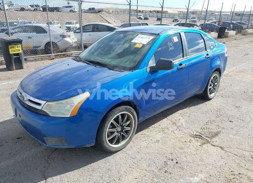 Photo 2 of 2010 Ford Focus SE (VIN 1FAHP3FN3AW130877)