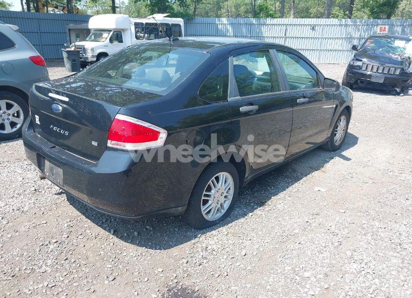 Photo 4 of 2010 Ford Focus SE (VIN 1FAHP3FN3AW136730)