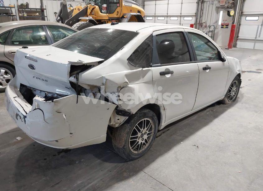 Photo 4 of 2010 Ford Focus SE (VIN 1FAHP3FN3AW190237)