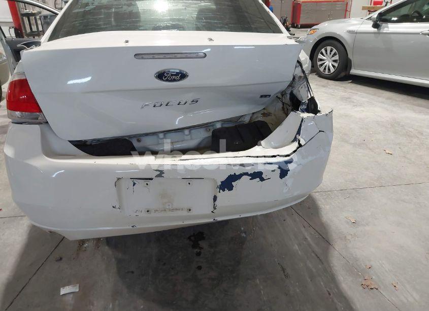 Photo 6 of 2010 Ford Focus SE (VIN 1FAHP3FN3AW190237)