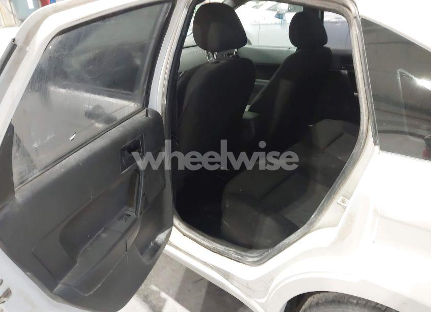 Photo 8 of 2010 Ford Focus SE (VIN 1FAHP3FN3AW190237)