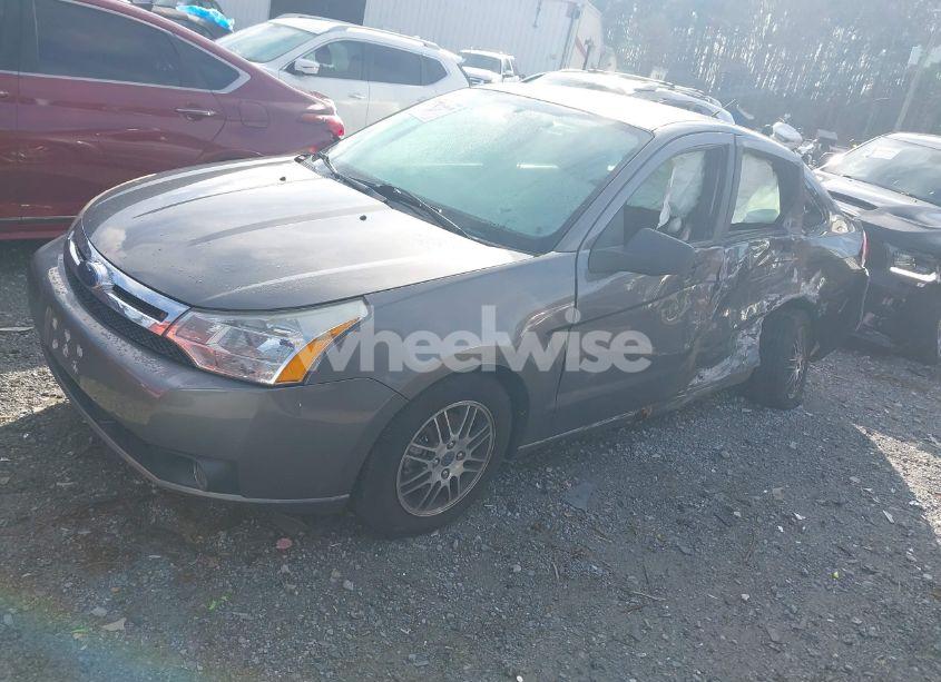 Photo 2 of 2010 Ford Focus SE (VIN 1FAHP3FN3AW191310)