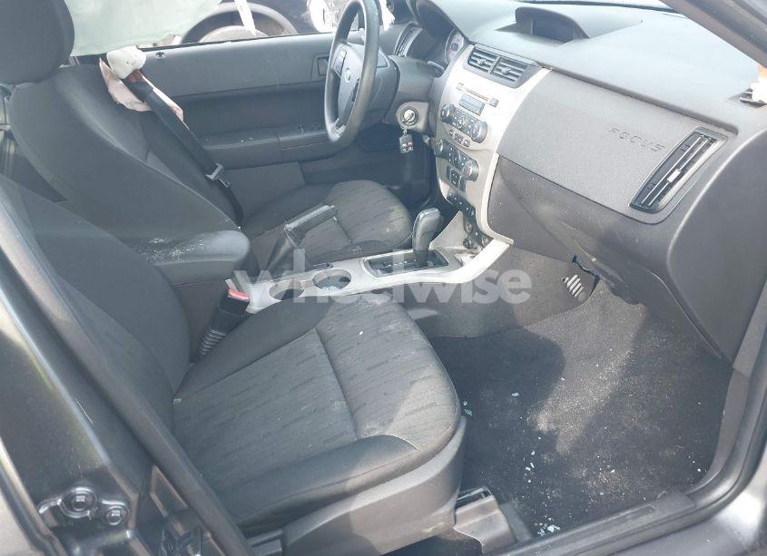 Photo 5 of 2010 Ford Focus SE (VIN 1FAHP3FN3AW191310)