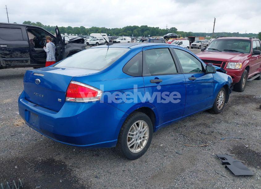 Photo 4 of 2010 Ford Focus SE (VIN 1FAHP3FN3AW206288)