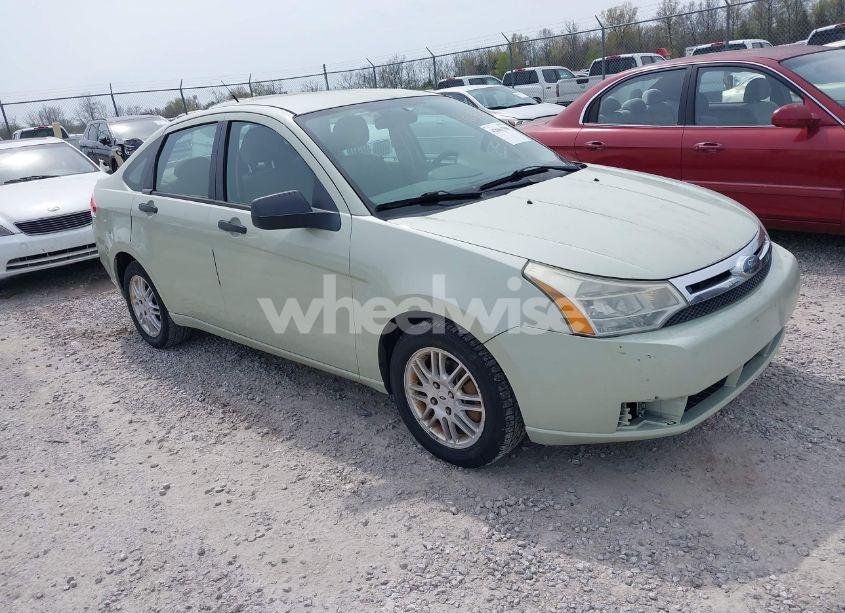 2010 Ford Focus SE (VIN 1FAHP3FN3AW217100) main photo