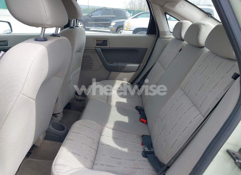 Photo 8 of 2010 Ford Focus SE (VIN 1FAHP3FN3AW217100)