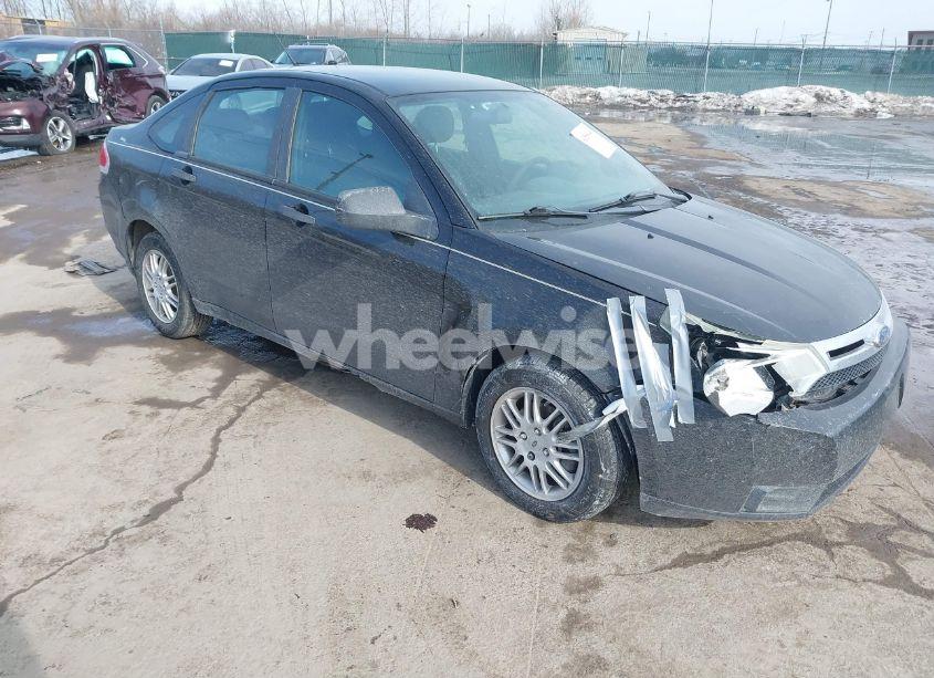 2010 Ford Focus SE (VIN 1FAHP3FN3AW233295) main photo