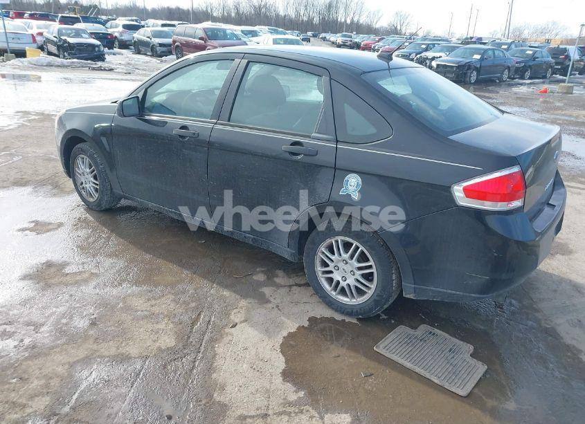 Photo 3 of 2010 Ford Focus SE (VIN 1FAHP3FN3AW233295)